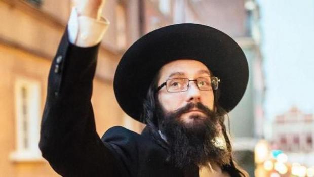 Ein Rabbiner ist eine Person, die sich mit der Auslegung des jüdischen Gesetzes auskennt.