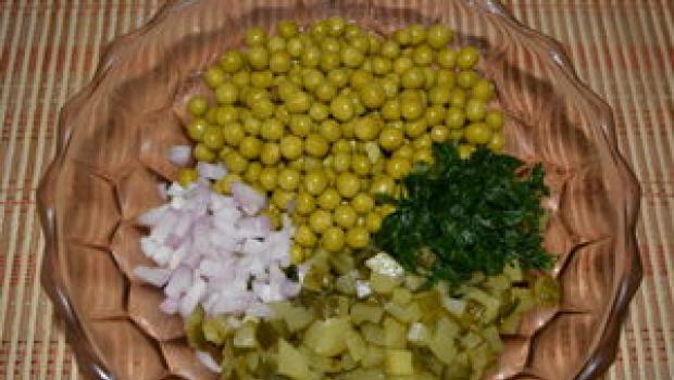 Салат с зеленым горошком: рецепты с фото Как приготовить салат из гороха